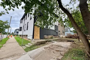 2877 N 23rd St, Milwaukee, WI 53206 - Photo 21