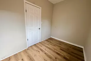2363 S 9th St, Milwaukee, WI 53215 - Photo 7