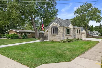 2000  Summit Ave, Waukesha, WI 53188 - Photo 3