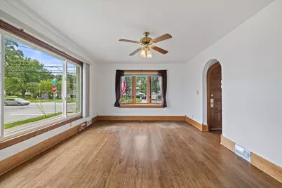 2000  Summit Ave, Waukesha, WI 53188 - Photo 9