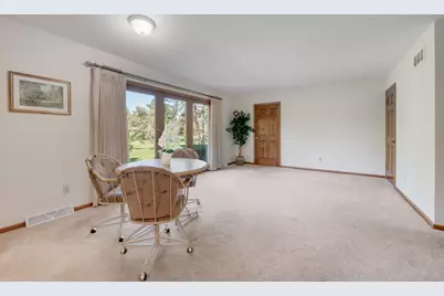 1530 W Zedler Ln, Mequon, WI 53092 - Photo 15