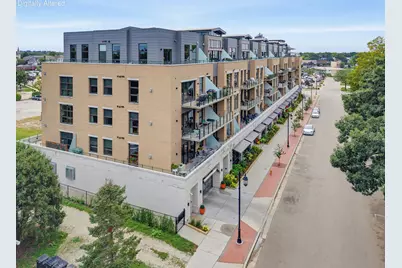 215 E Pleasant St #302, Oconomowoc, WI 53066 - Photo 35