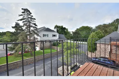 1190  Pilgrim Pkwy, Elm Grove, WI 53122 - Photo 25
