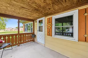 W188N9690 Orchard Dr, Germantown, WI 53022 - Photo 7