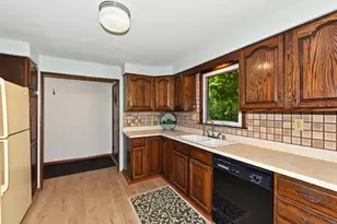 W188N9690 Orchard Dr, Germantown, WI 53022 - Photo 9