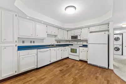 13335  Watertown Plank Rd #105, Elm Grove, WI 53122 - Photo 15