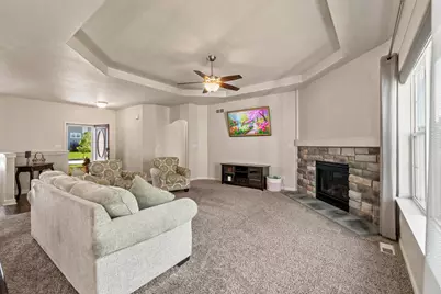 617  Evergreen Ter, Port Washington, WI 53074 - Photo 9