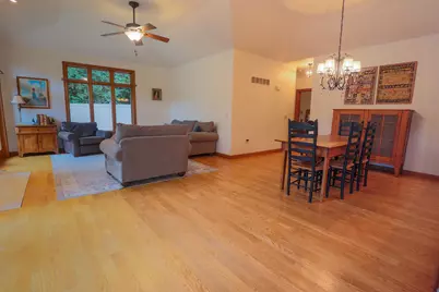212  Thorngate Ct #8, Burlington, WI 53105 - Photo 7