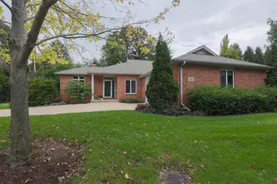 212  Thorngate Ct #8, Burlington, WI 53105 - Photo 1
