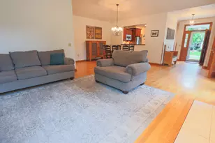 212 Thorngate Ct, Burlington, WI 53105 - Photo 9