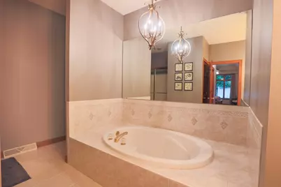 212  Thorngate Ct #8, Burlington, WI 53105 - Photo 17