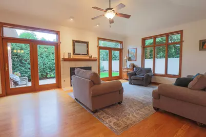 212  Thorngate Ct #8, Burlington, WI 53105 - Photo 5