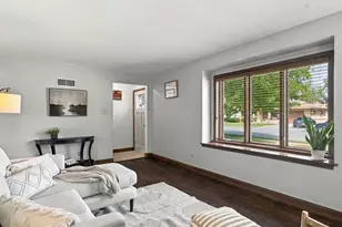 527 Schwartz St, Plymouth, WI 53073 - Photo 5