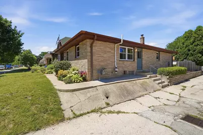 3956 E Edgerton Ave, Cudahy, WI 53110 - Photo 3