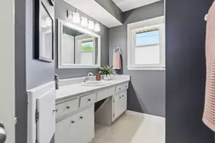3956 E Edgerton Ave, Cudahy, WI 53110 - Photo 27