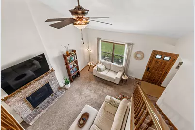 1566  Briarwood Ln, Hartford, WI 53027 - Photo 13