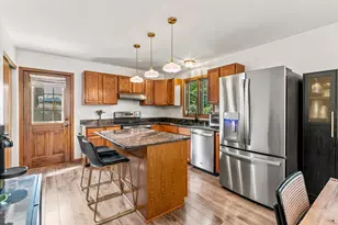 1566 Briarwood Ln, Hartford, WI 53027 - Photo 9