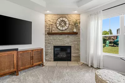 1298  Juniper Ln, Oconomowoc, WI 53066 - Photo 9