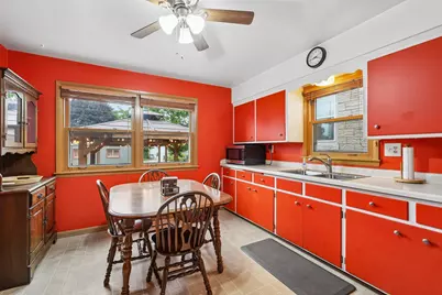 3760 S Kansas Ave, Milwaukee, WI 53207 - Photo 9