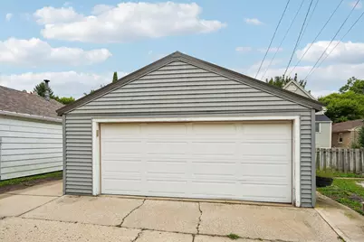 3760 S Kansas Ave, Milwaukee, WI 53207 - Photo 27