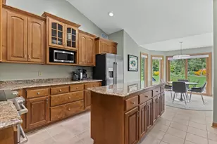 N74W16142 Stonewood Dr, Menomonee Falls, WI 53051 - Photo 11