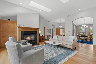 N74W16142 Stonewood Dr, Menomonee Falls, WI 53051 - Photo 7