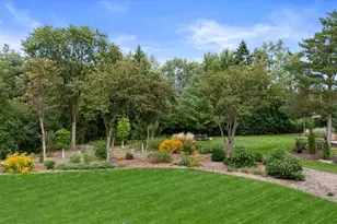 N74W16142 Stonewood Dr, Menomonee Falls, WI 53051 - Photo 39