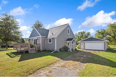 301  Michaels St, Cochrane, WI 54622 - Photo 5
