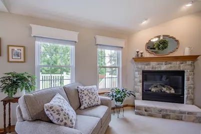 435  Crestwood Dr, Johnson Creek, WI 53038 - Photo 7
