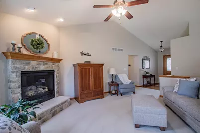 435  Crestwood Dr, Johnson Creek, WI 53038 - Photo 5