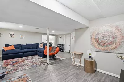5800 W Vienna Ave, Milwaukee, WI 53216 - Photo 7