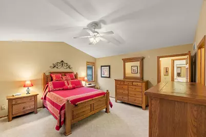 506 E Rossman St, Hartford, WI 53027 - Photo 17