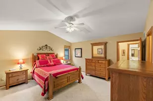 506 E Rossman St, Hartford, WI 53027 - Photo 17