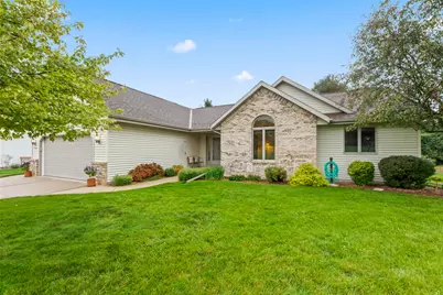 506 E Rossman St, Hartford, WI 53027 - Photo 1