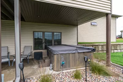 W3816  Highland Dr, Greenfield, WI 54601 - Photo 9