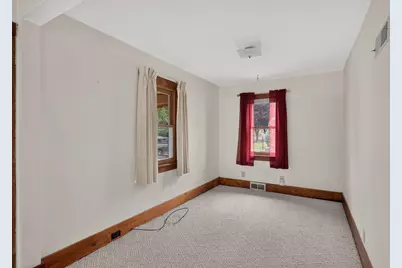 2202  Winnebago St, La Crosse, WI 54601 - Photo 13