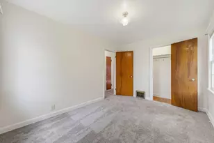 325 E Gauer Cir, Milwaukee, WI 53207 - Photo 11