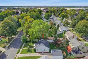 325 E Gauer Cir, Milwaukee, WI 53207 - Photo 21