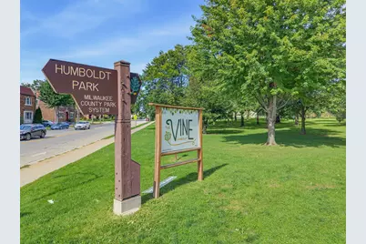 325 E Gauer Cir, Milwaukee, WI 53207 - Photo 23