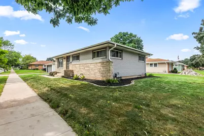 7306 W River Bend Dr, Milwaukee, WI 53219 - Photo 29