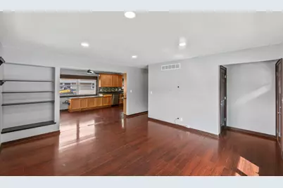 7306 W River Bend Dr, Milwaukee, WI 53219 - Photo 13