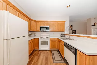 11200 W Gilbert Ave #D, Wauwatosa, WI 53226 - Photo 3