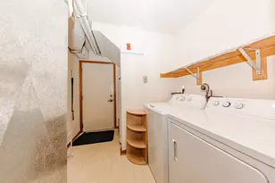 11200 W Gilbert Ave, Wauwatosa, WI 53226 - Photo 19