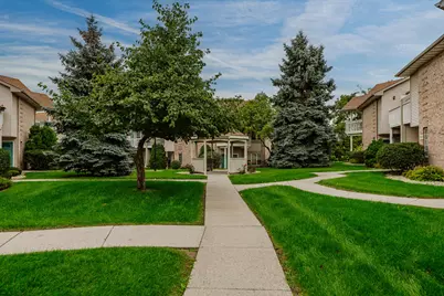 11200 W Gilbert Ave #D, Wauwatosa, WI 53226 - Photo 5