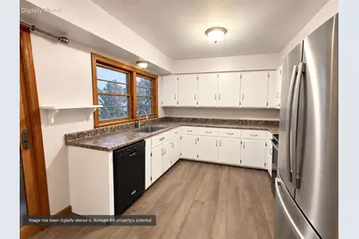 409  Vollrath Blvd, Sheboygan, WI 53081 - Photo 3