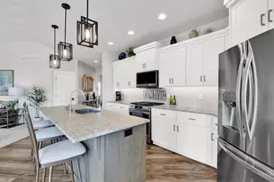 S54W25469 Pebble Brook Ct, Waukesha, WI 53189 - Photo 17