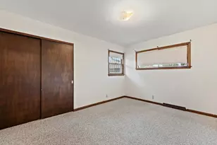 6430 N 48th Ct, Milwaukee, WI 53223 - Photo 9