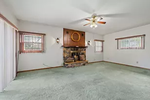 6430 N 48th Ct, Milwaukee, WI 53223 - Photo 11