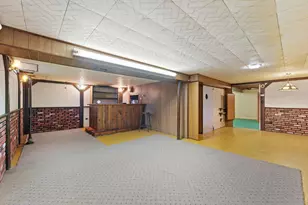 6430 N 48th Ct, Milwaukee, WI 53223 - Photo 15