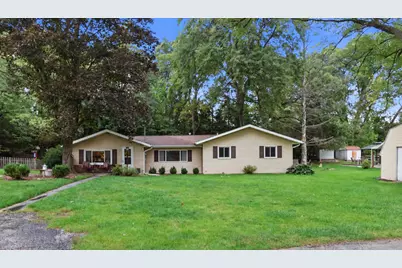 915  Bayview Ave, Twin Lakes, WI 53181 - Photo 1